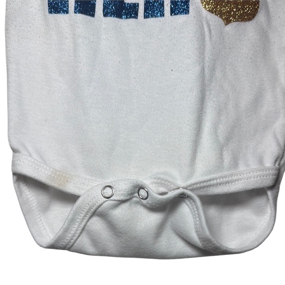 Baby Onesie White “Daddy Is My Hero” Police Onesie Short Sleeve Size 3-6 Months - Picture 3 of 5